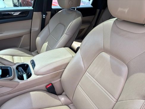Used 2019 Porsche Cayenne AWD/4WD image 15