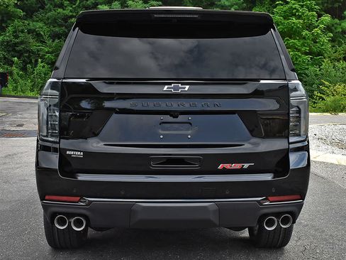 New 2026 Chevrolet Suburban RST w/ Comfort Package AWD/4WD image 7