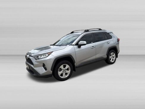 Used 2019 Toyota RAV4 XLE w/ Convenience Package AWD/4WD image 10