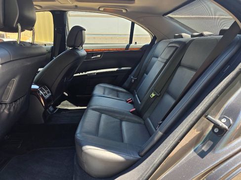 Used 2011 Mercedes-Benz S 550 w/ Sport Pkg Plus One image 33