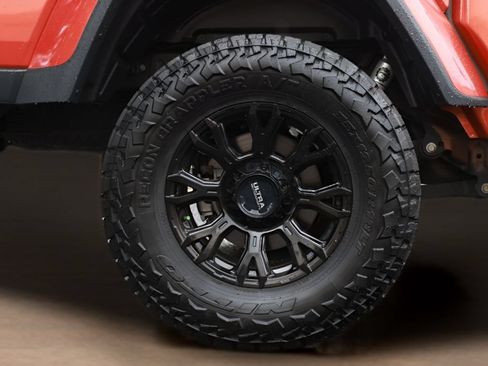 Used 2021 Jeep Gladiator Overland AWD/4WD image 47