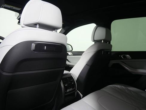 Used 2026 BMW X5 sDrive40i w/ M Sport Package RWD image 17
