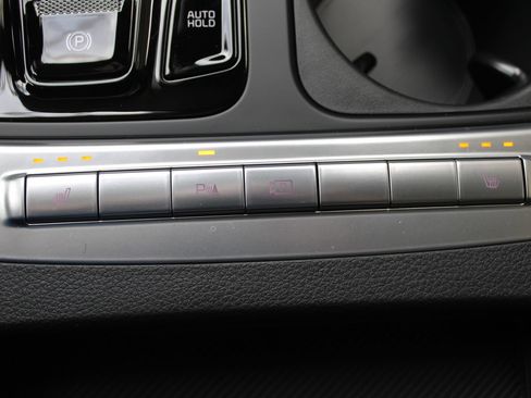 New 2026 Kia Carnival EX FWD image 40
