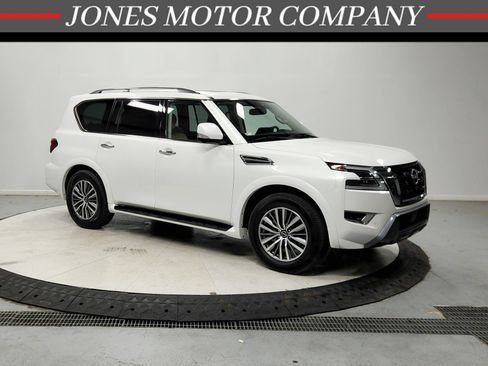 Used 2023 Nissan Armada SL AWD/4WD image 1