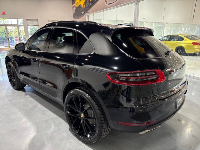 Used 2018 Porsche Macan AWD/4WD image 27