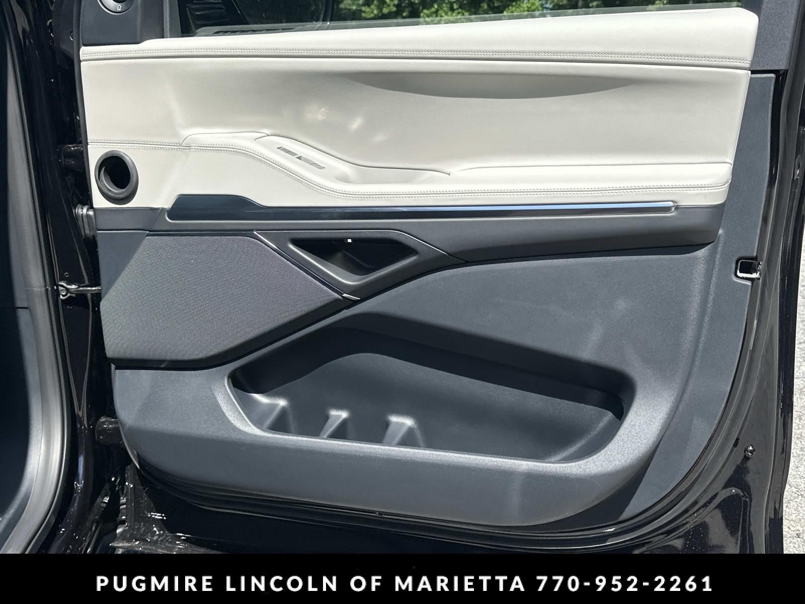 New 2026 Lincoln Navigator Premiere AWD/4WD image 15