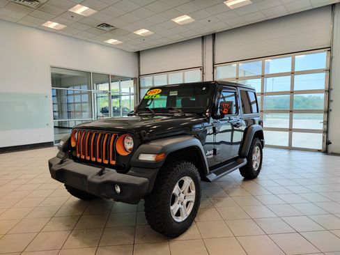 Used 2021 Jeep Wrangler Sport AWD/4WD image 7