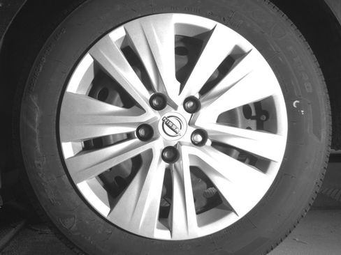 Used 2025 Nissan Sentra S image 14