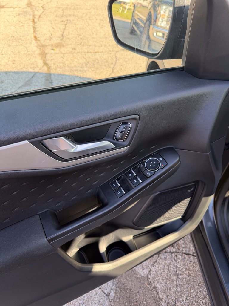 Used 2020 Ford Escape SE AWD/4WD image 9
