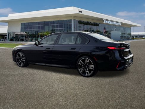 Used 2025 BMW 760i xDrive image 7