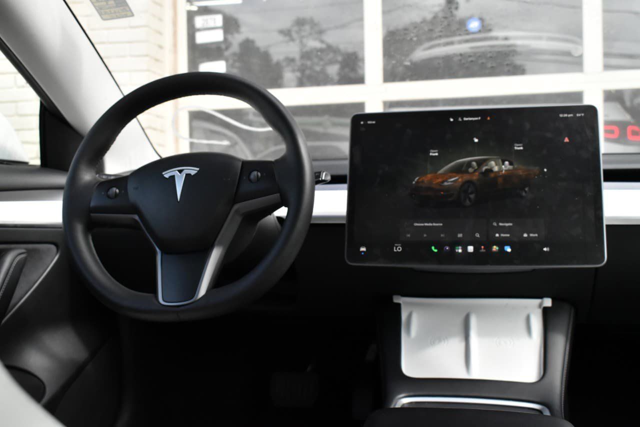 Used 2023 Tesla Model 3 Standard Range RWD image 17