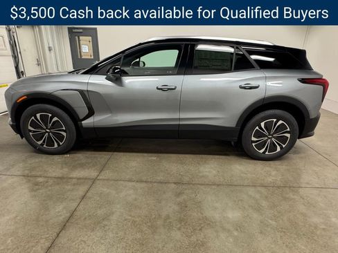 New 2025 Chevrolet Blazer EV LT AWD/4WD image 2