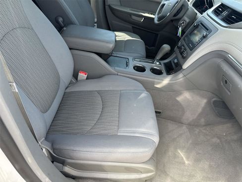 Used 2014 Chevrolet Traverse LS image 18