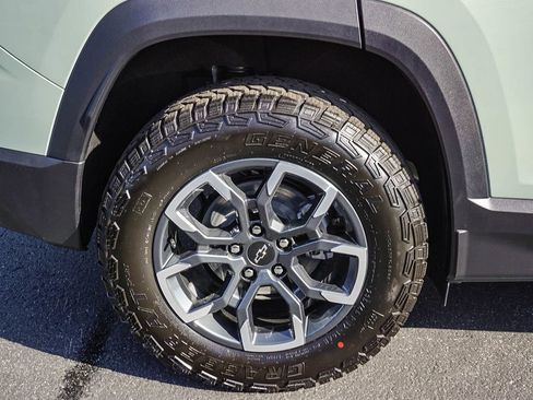 New 2026 Chevrolet Equinox ACTIV w/ Safety and Technology Package FWD image 8