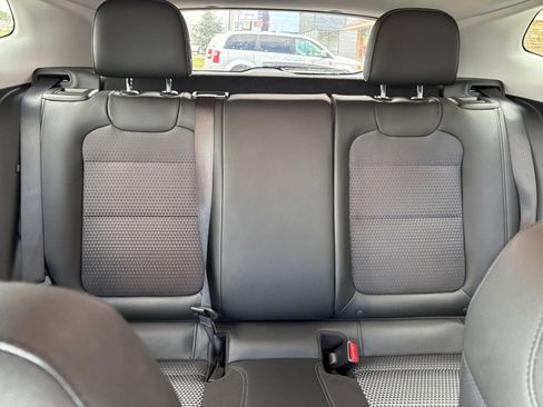 Used 2025 Chevrolet Trax LT w/ LT Convenience Package FWD image 37