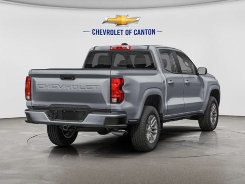 Used 2024 Chevrolet Colorado LT w/ LT Convenience Package AWD/4WD image 2