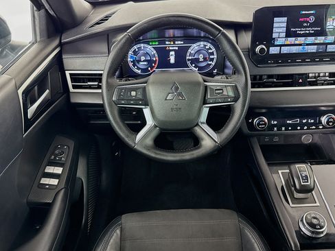 Used 2023 Mitsubishi Outlander Ralliart image 16