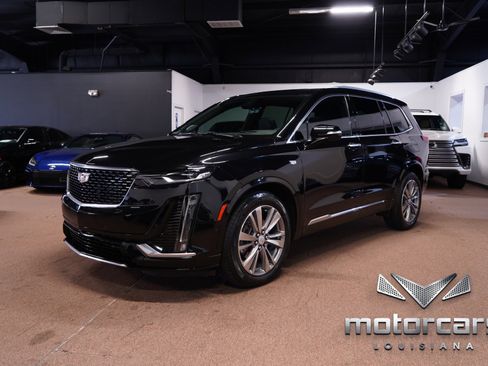 Used 2022 Cadillac XT6 Premium Luxury w/ Technology Package image 3
