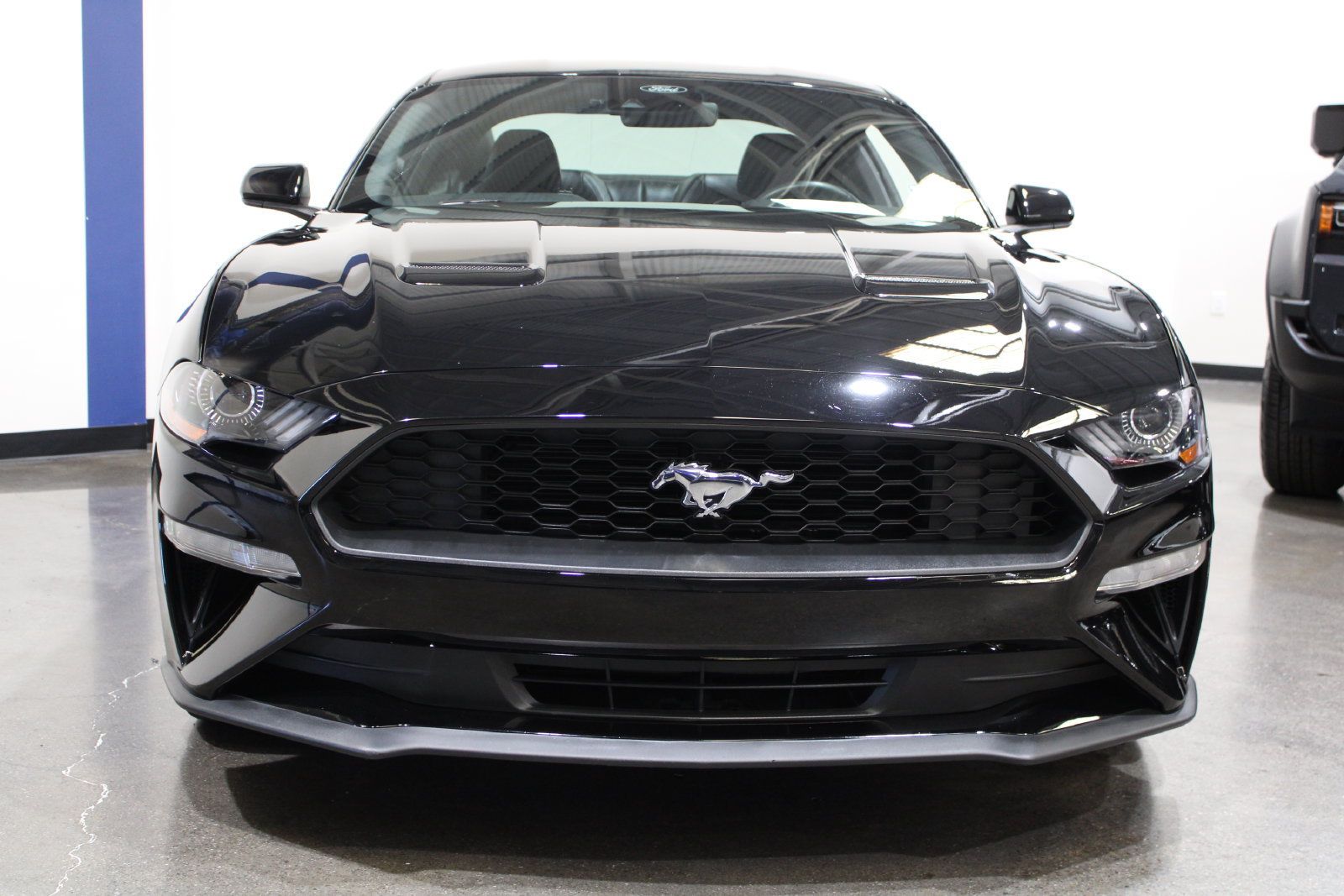 Used 2022 Ford Mustang Premium RWD image 4