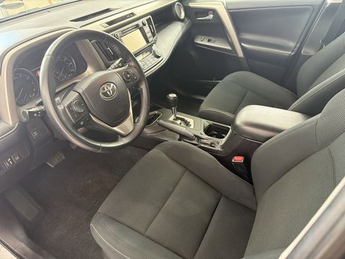 Used 2018 Toyota RAV4 XLE w/ Plus Extra Value Package AWD/4WD image 4