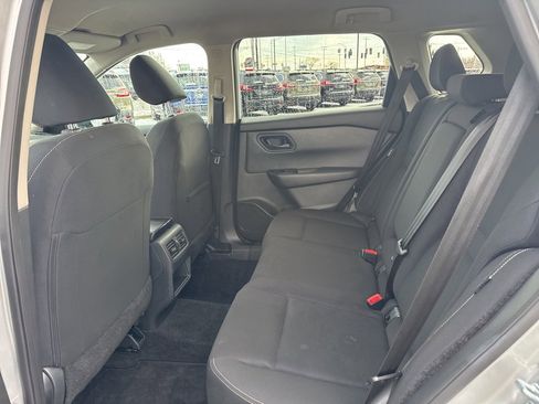 Used 2024 Nissan Rogue S image 22