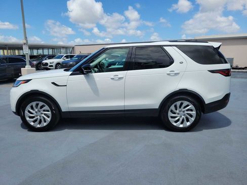 Used 2025 Land Rover Discovery S AWD/4WD image 3