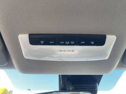 New 2025 Nissan Versa SR image 20