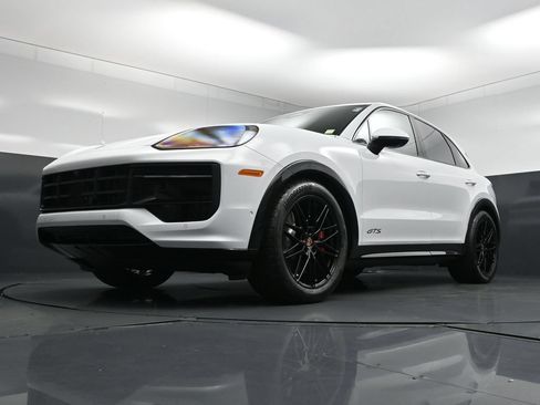 New 2026 Porsche Cayenne GTS AWD/4WD image 25
