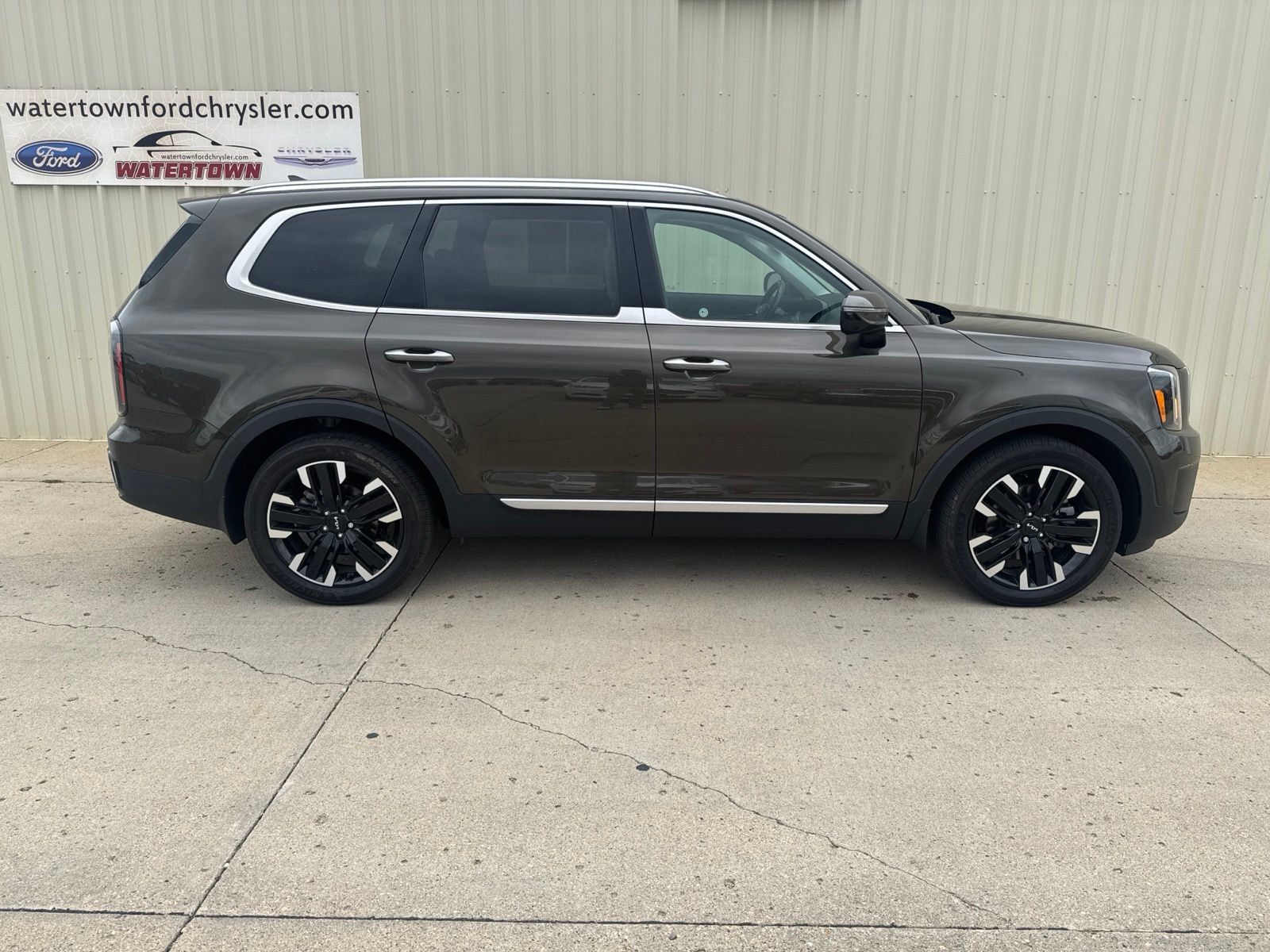 Used 2024 Kia Telluride SX AWD/4WD image 1