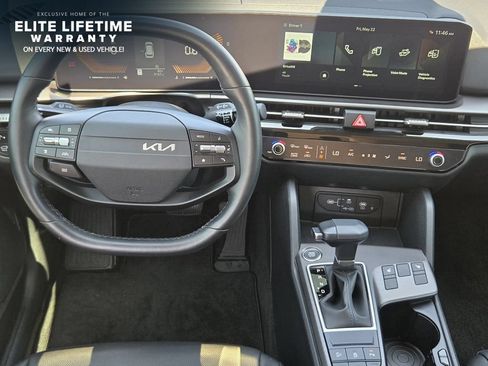 Used 2026 Kia Sportage EX FWD image 26