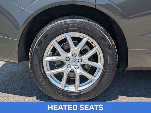 Used 2021 Volvo XC60 T5 Momentum w/ Premium Package FWD image 12