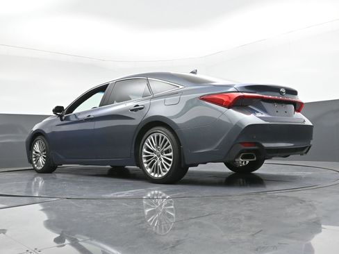 Used 2022 Toyota Avalon Limited image 24