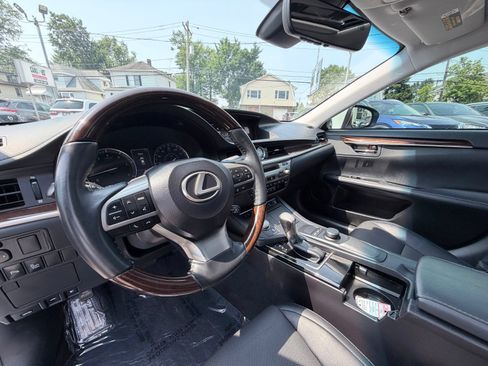 Used 2018 Lexus ES 350 w/ Premier Package FWD image 15