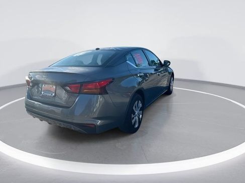 Used 2025 Nissan Altima 2.5 S FWD image 5