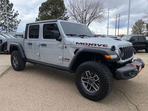 Used 2024 Jeep Gladiator Mojave w/ Technology Group image 8