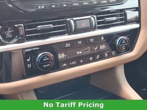 Certified 2025 Nissan Pathfinder Platinum FWD image 17