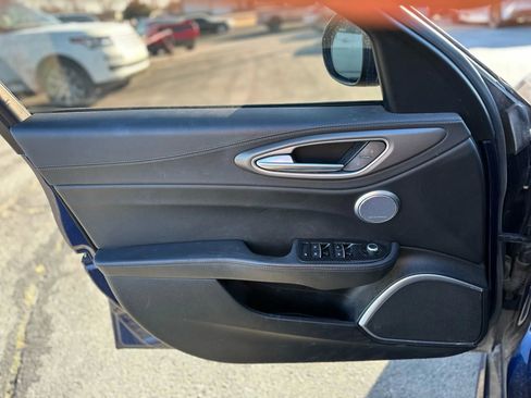 Used 2017 Alfa Romeo Giulia Ti w/ TI 19" Sport Package image 18