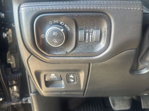 Used 2020 RAM 1500 Limited w/ Black Appearance Package image 24