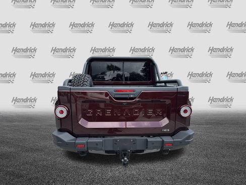 Used 2025 INEOS Grenadier Fieldmaster Edition image 8