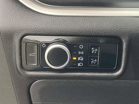 Used 2024 Ford Explorer XLT AWD/4WD image 30
