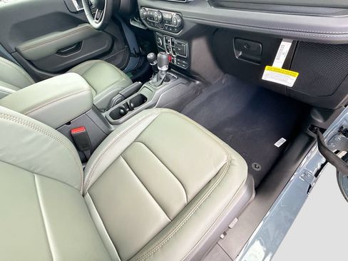 New 2026 Jeep Gladiator Mojave AWD/4WD image 32