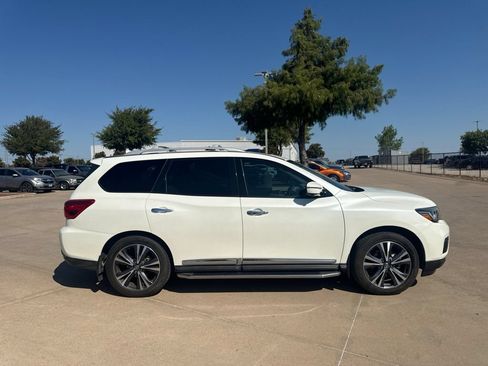 Used 2020 Nissan Pathfinder Platinum FWD image 6