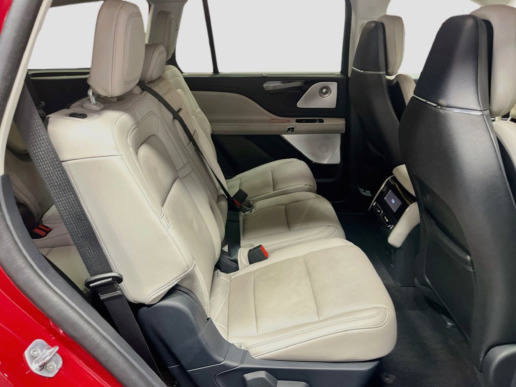 Used 2025 Lincoln Aviator Reserve w/ Equipment Group 201A AWD/4WD image 30