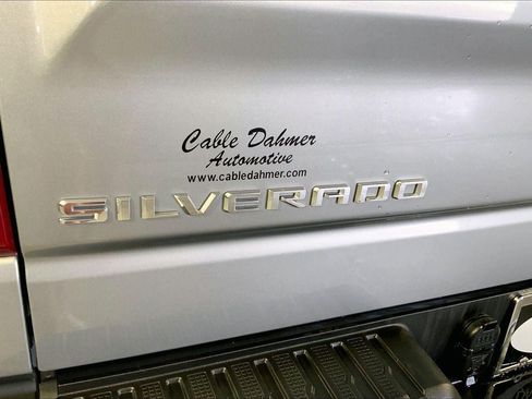 Used 2023 Chevrolet Silverado 1500 LT AWD/4WD image 8