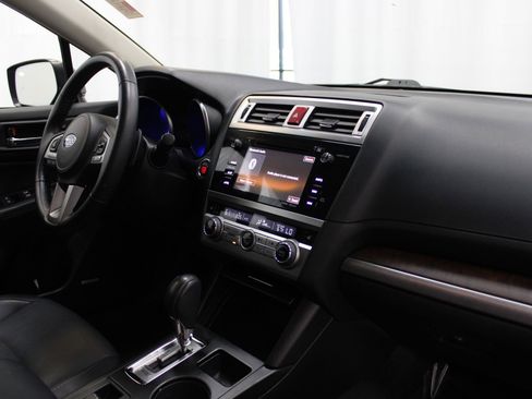 Used 2017 Subaru Outback 2.5i Limited image 31