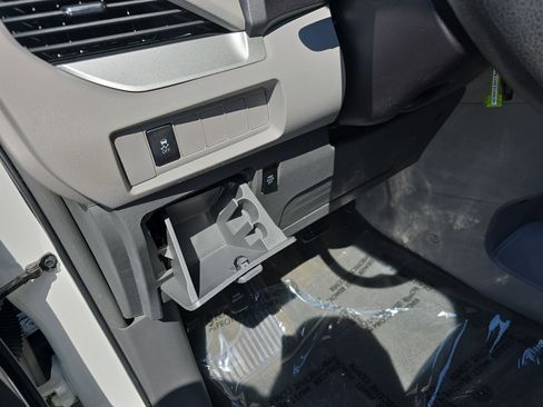 Used 2017 Toyota Sienna LE image 31