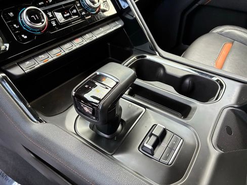 Used 2023 GMC Sierra 1500 AT4 image 29