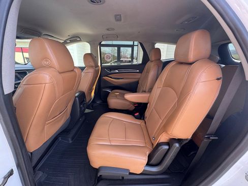 Used 2020 Buick Enclave Essence AWD/4WD image 15