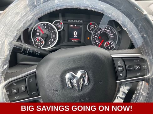 New 2026 RAM 1500 4x4 Crew Cab image 15