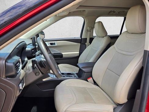 Used 2020 Ford Explorer Platinum w/ Premium Technology Package AWD/4WD image 11